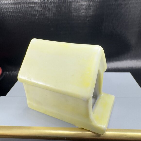 Vintage Japan Pottery Stoneware Miniature Doll House Dogs House Figurine Yellow - Picture 6 of 12